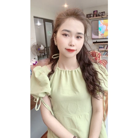 Váy cổ yếm hở vai tay bồng dáng xoè tiểu thư sang chảnh