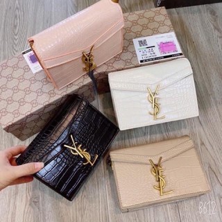 Túi đeo chéo da rắn dây xích vàng