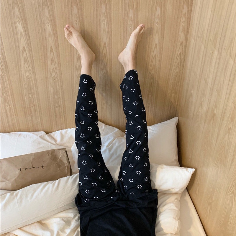 Bộ đồ ngủ tay dài dáng rộng in họa tiết mặt cười dễ thương phong cách Hàn Quốc | BigBuy360 - bigbuy360.vn