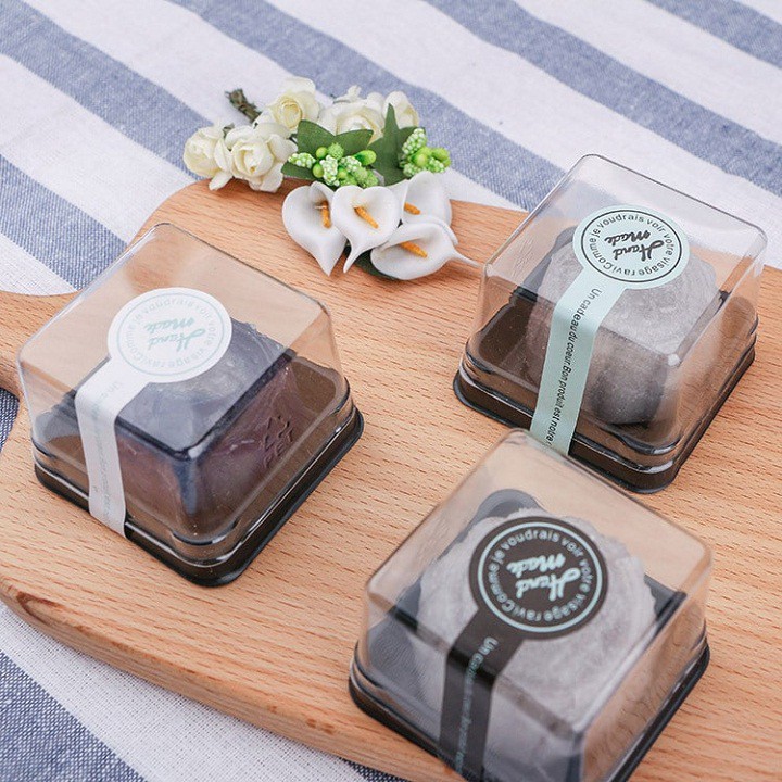 BỘ 50 HỘP VUÔNG ĐỰNG BÁNH TRUNG THU 50 GRAM ĐẾ VÀNG/ĐẾ ĐEN