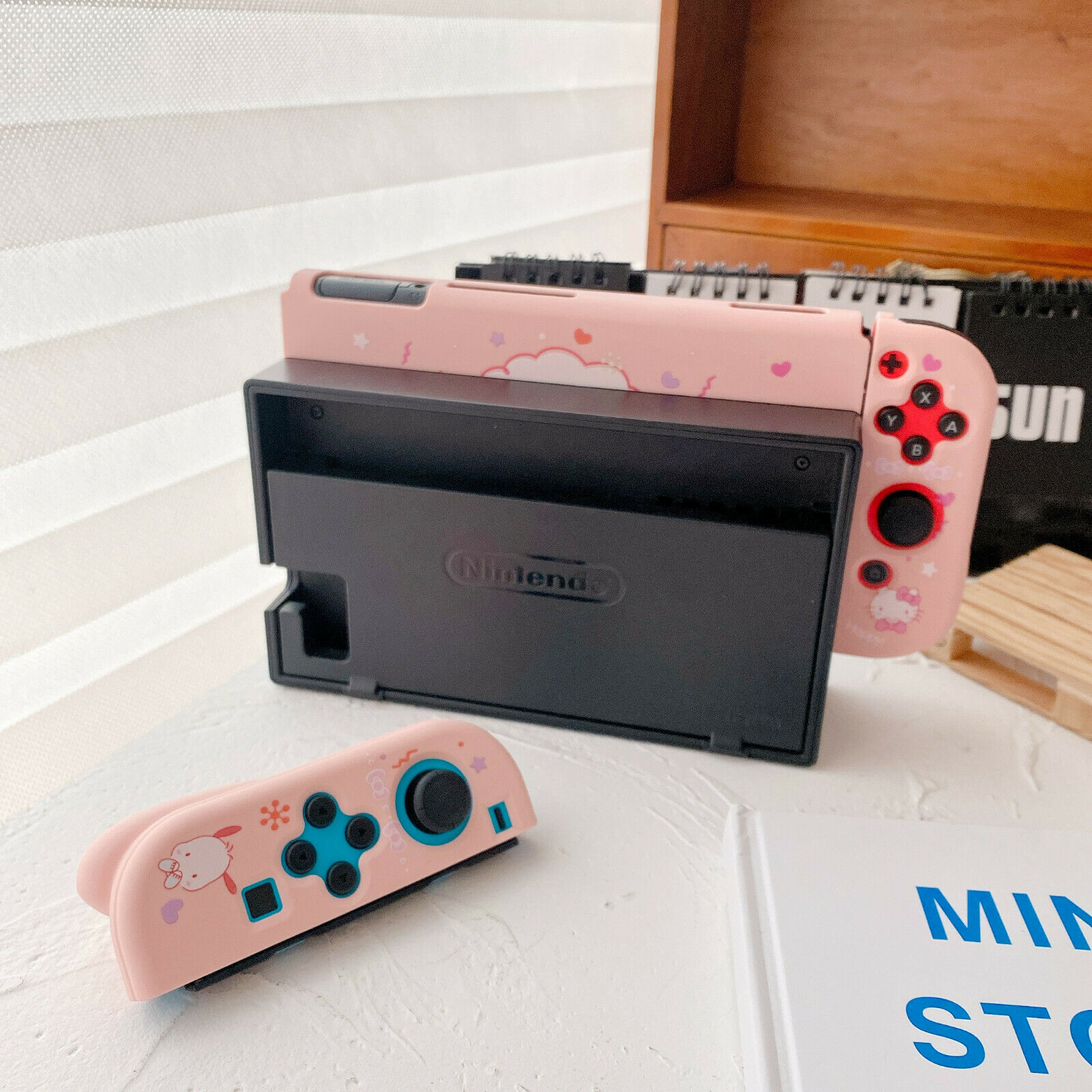 Vỏ Bọc Bảo Vệ Máy Chơi Game Nintendo Switch Hình Hello Kitty Đáng Yêu