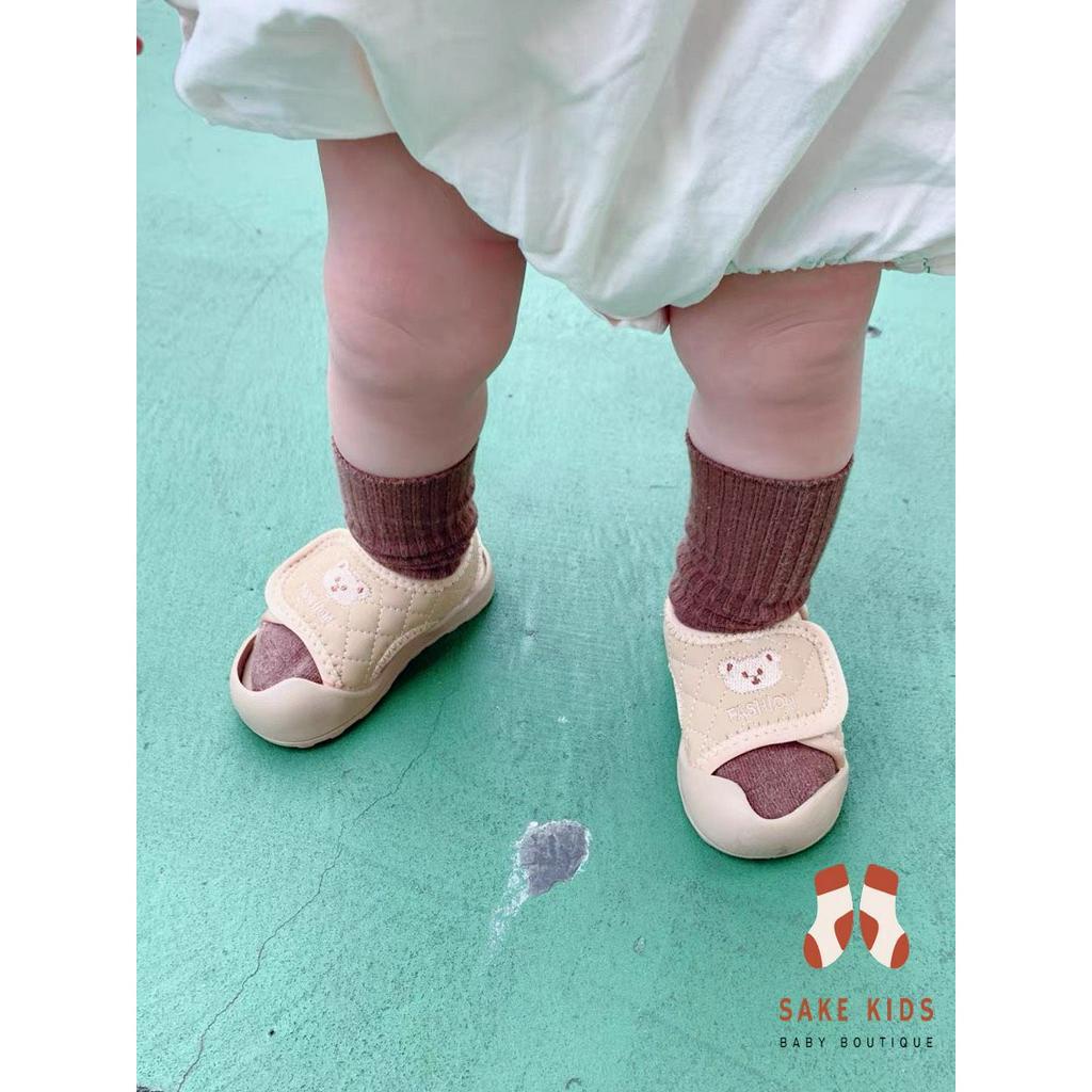 Dép tập đi cho bé - Sandal quai dán hình Gấu đáng yêu chống vấp chống trơn trượt cho bé M306