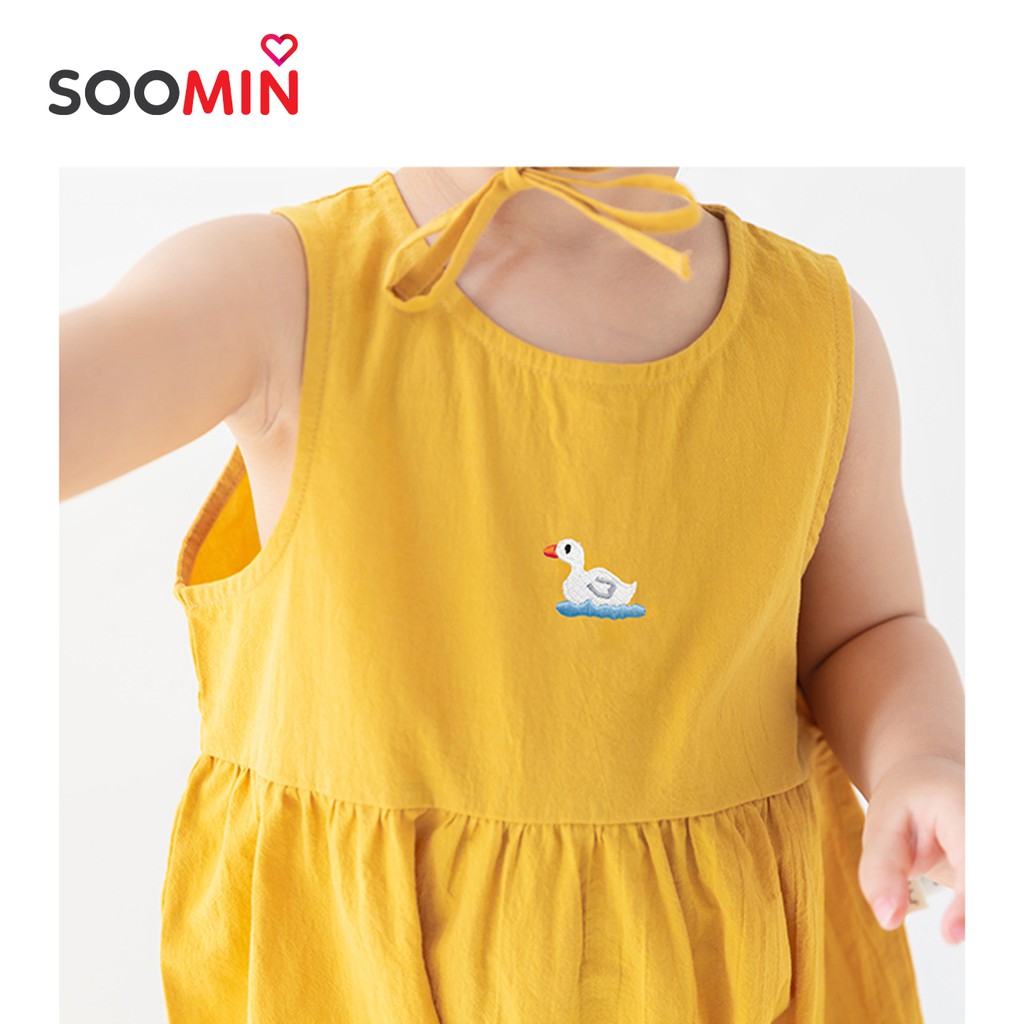 Jumpsuit Cho Bé Gái Soomin Kids Thêu Hình Vịt Chất Thô Giấy Hàn Quốc Cho Trẻ Em Từ 6 Đến 16 Kg Y8 [ Không Có Mũ ]