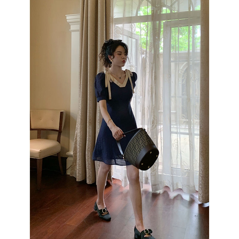 Đầm maxi đính nơ màu trơn thời trang mùa hè nữ tính | BigBuy360 - bigbuy360.vn