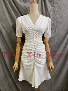 Đầm đuôi cá trắng cổ V nhún thân bèo
