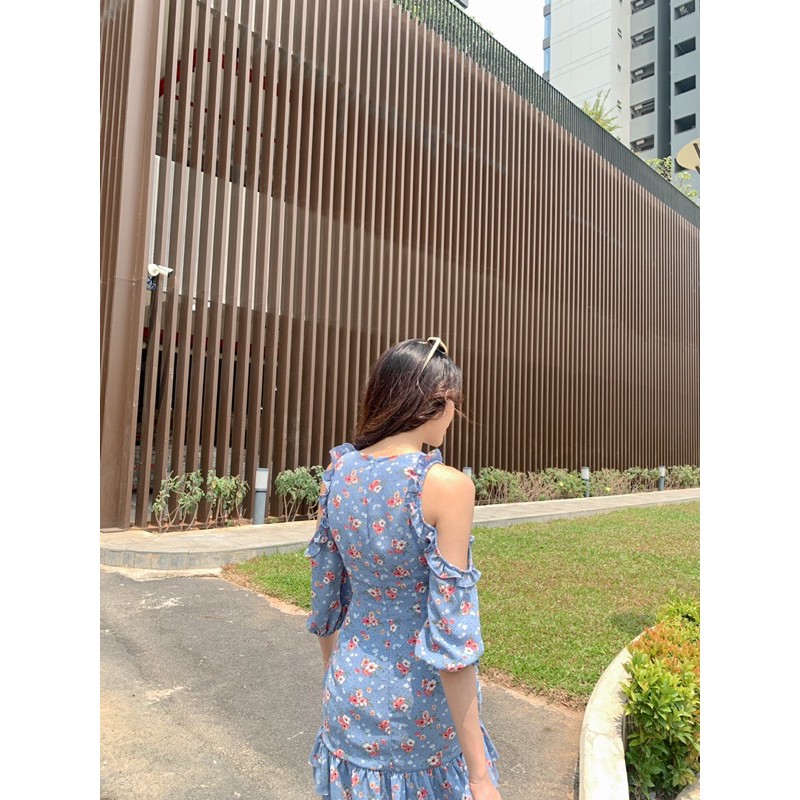 [Mã FAMARAL1 giảm 10K đơn 50K] ĐẦM BORA tay lở trễ vai tùng bèo | BigBuy360 - bigbuy360.vn