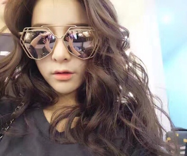 Mắt kính kim cương hồng