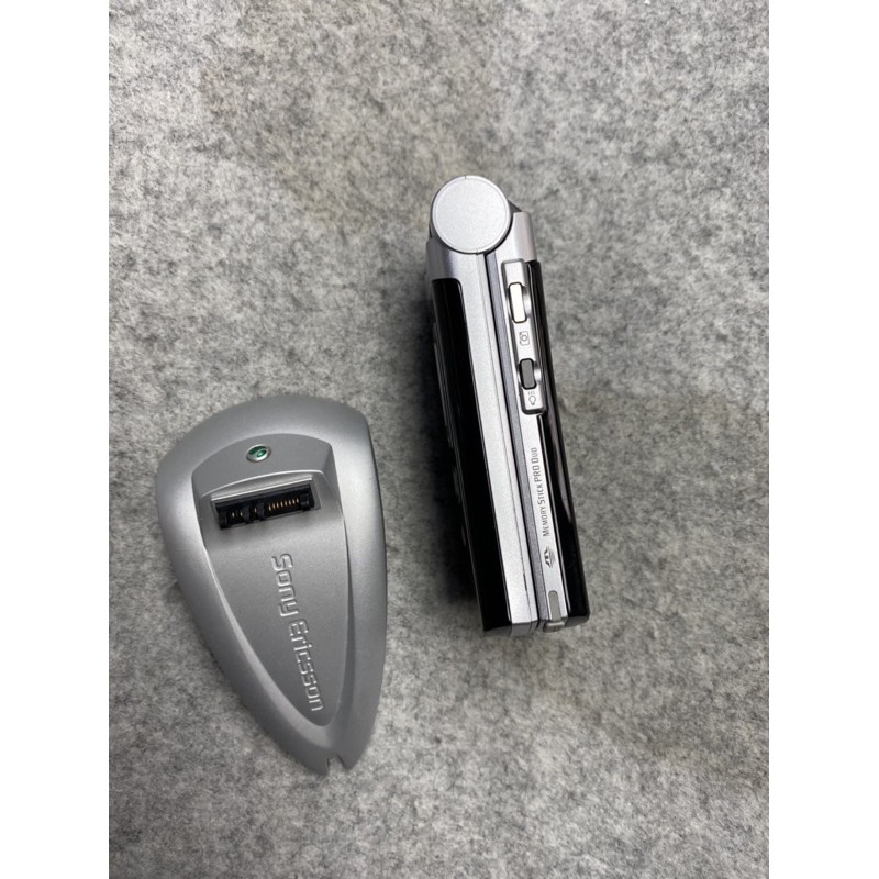 Điện thoại sony ericsson v800 - z800 - 802se Vodafone chính hãng