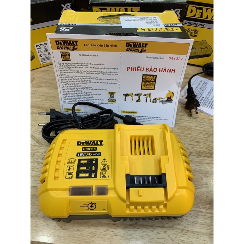 Sạc Dewalt chính hãng mới điện 220v