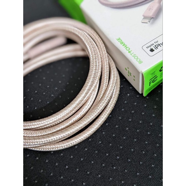 Cáp Belkin Boostcharge C-L bọc dù