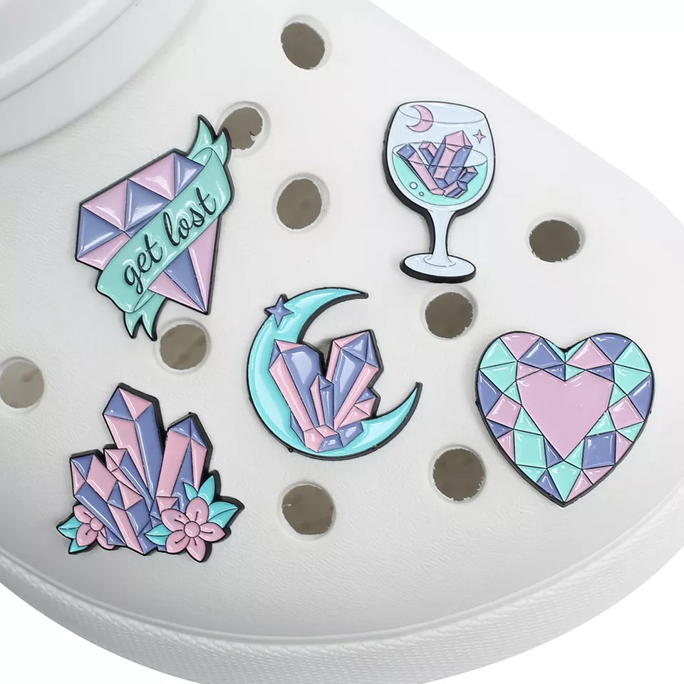 Pin cài áo kho báu kim cương crystal - GC514