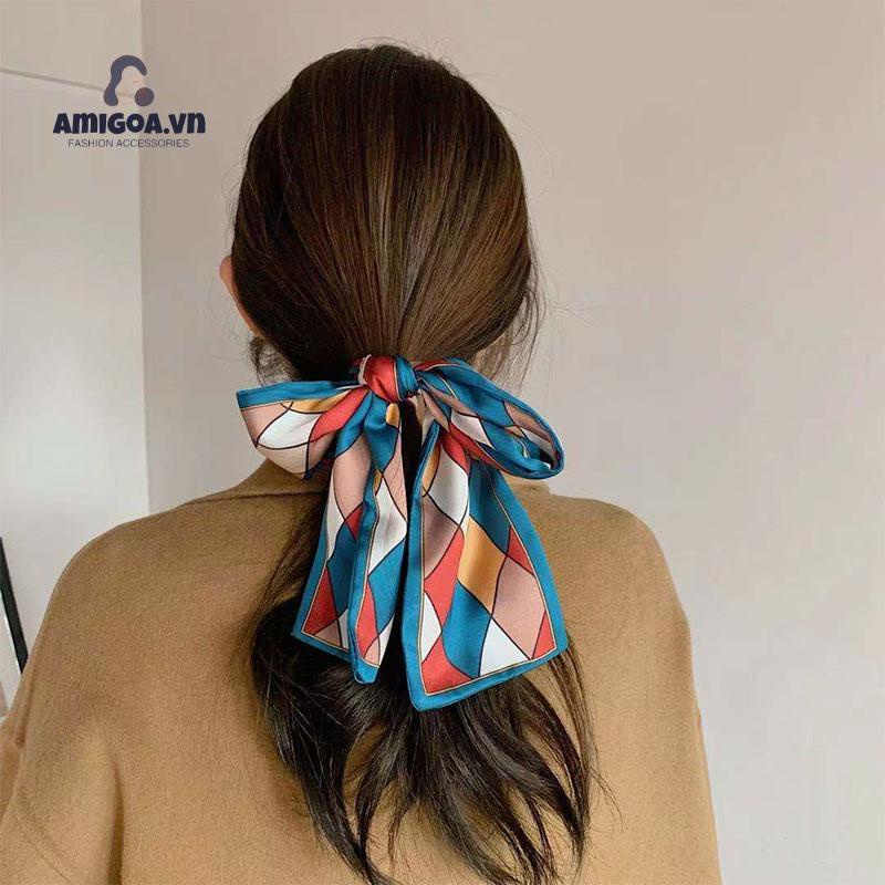 Khăn Choàng Lụa Dài In Chữ Tiếng Anh Thanh Lịch Cá Tính