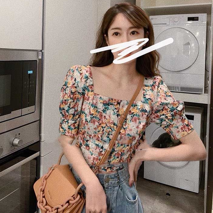 Áo kiểu tay ngắn cổ vuông hoạ tiết hoa phong cách retro thời thượng