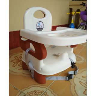 Ghế ăn dặm tặng kèm bỉm