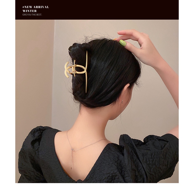 Kẹp tóc kim loại phong cách thời trang mùa thu 2021