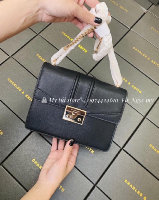 Túi quỳnh búp bê da sần size 21,5