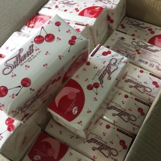 GIẤY ĂN ĐA NĂNG SILKWELL ĐỎ 280 TỜ HÀNG CHUẨN ĐẸP
