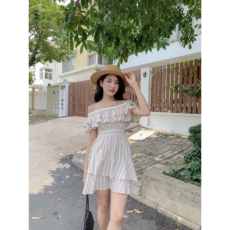 [Mã SKAMA06 giảm 8% tối đa 50K đơn 250K] Đầm KELLY - đầm trễ vai tùng bèo ♥ | BigBuy360 - bigbuy360.vn