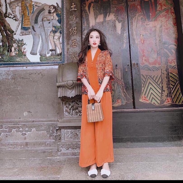 Bộ phật tử đi chùa