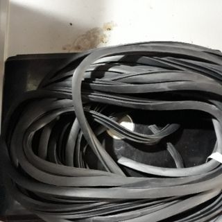 RON CỬA NHÔM 1 cuộn