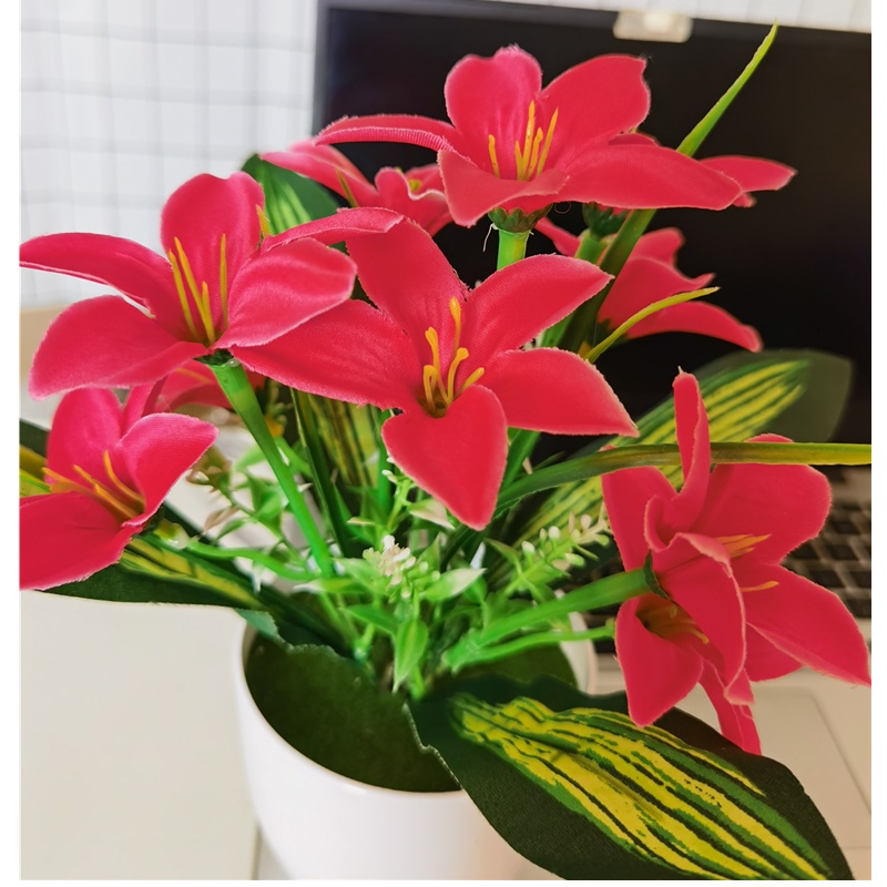Chậu Hoa Lily Giả Bằng Lụa Dùng Trang Trí Nhà Cửa