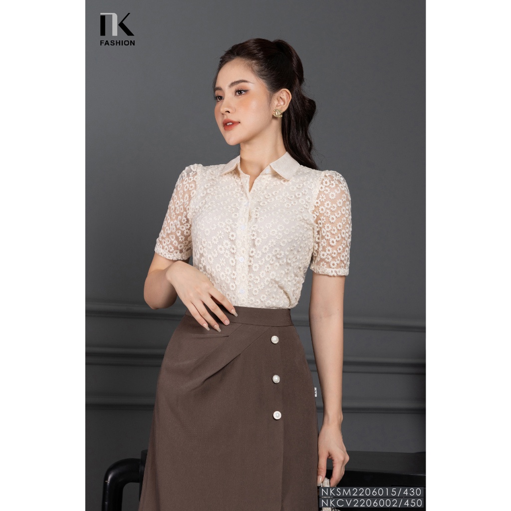 Áo Sơ Mi Cổ Đức NK FASHION Thiết Kế Ren Hoa Nhí Sang Trọng Chất Liệu Nhập Hàn Cao Cấp NKSM2206015
