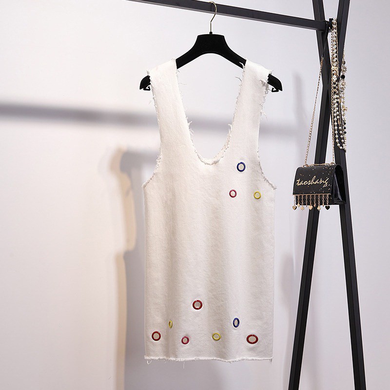 Set áo thun sát nách và chân váy phong cách năng động cho nữ | BigBuy360 - bigbuy360.vn