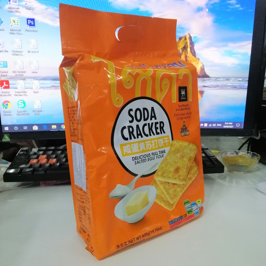 Bánh Quy Ăn Kiêng Soda Cracker Vị Trứng Muối (Gói 400g)