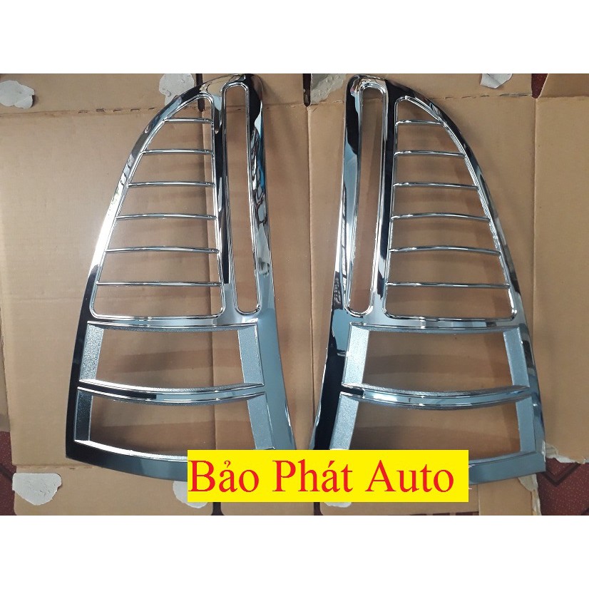 BỘ ỐP VIỀN ĐÈN HẬU XE INNOVA 2006,2007,2008