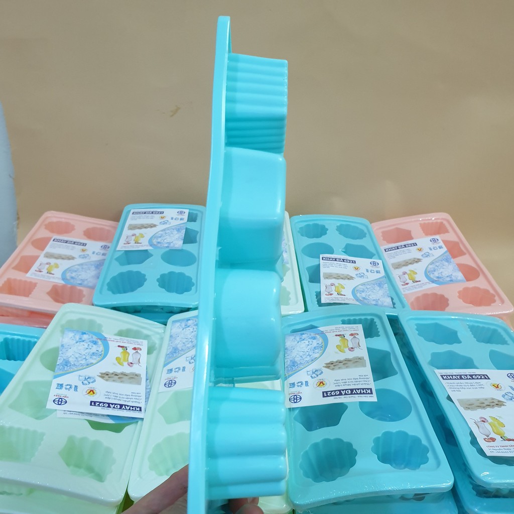 Vỉ đá chuẩn Việt Nhật, khay làm đá để tủ lạnh loại 8 viên, chất liệu nhựa dẻo cao cấp, An toàn tuyệt đối cho sức khỏe