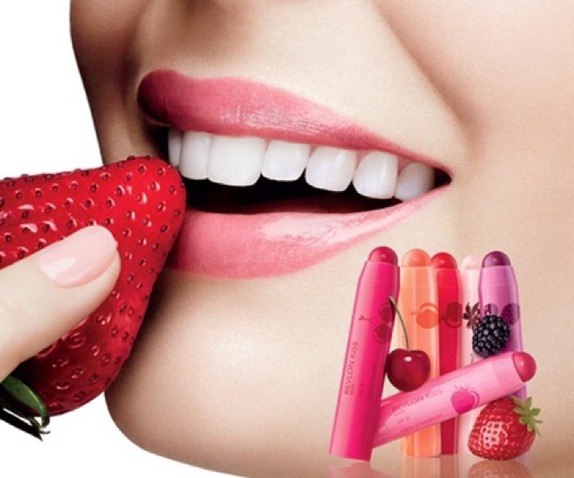 Son dưỡng Revlon Kiss Balm SPF 20 Fresh Strawberry