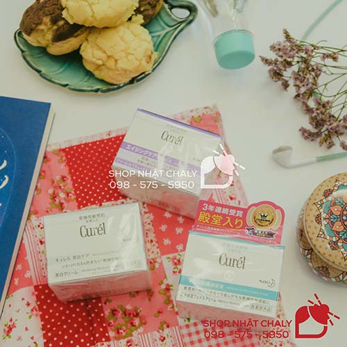 Kem dưỡng da nhạy cảm chống lão hoá Curel tím Aging Care 40g Nhật Bản