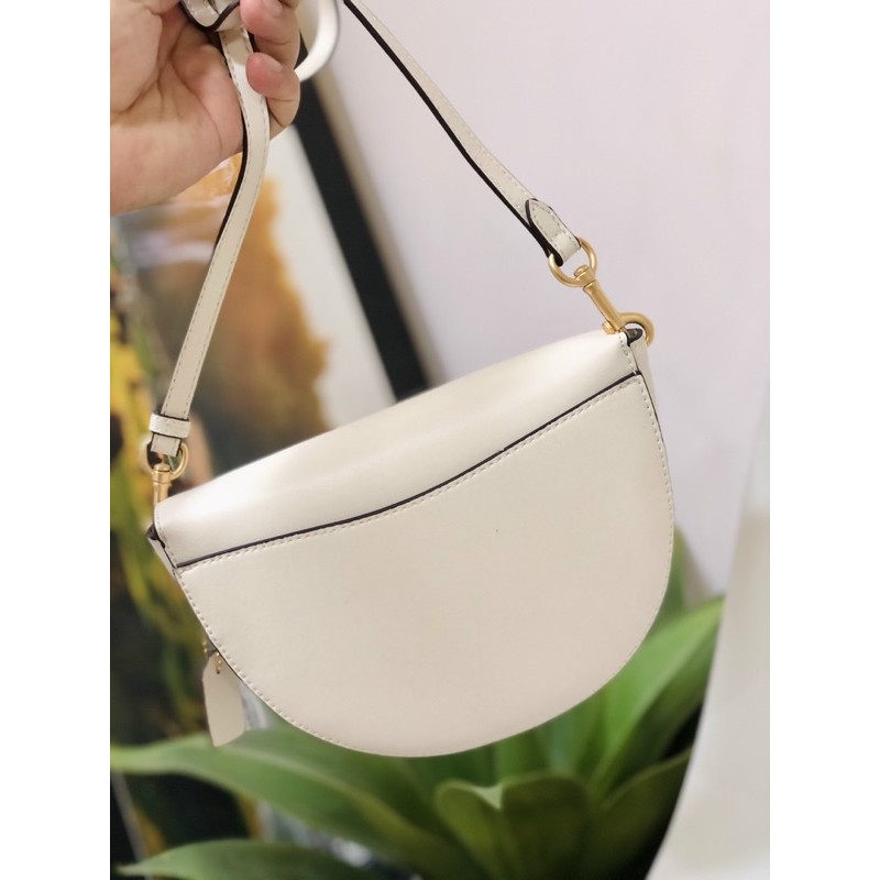 SALE❗️TÚI COACH BÁN NGUYỆT HOA CÚC MỚI C2863