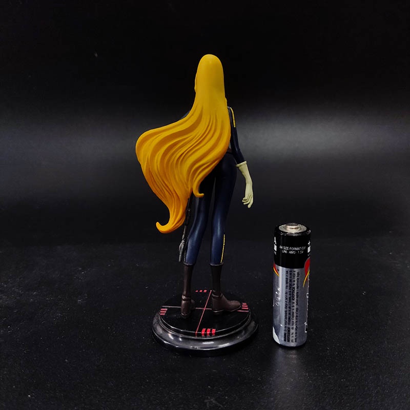 Mô hình chính hãng Konami Galaxy Express 999 195000Captain Harlock, Queen Emeraldas