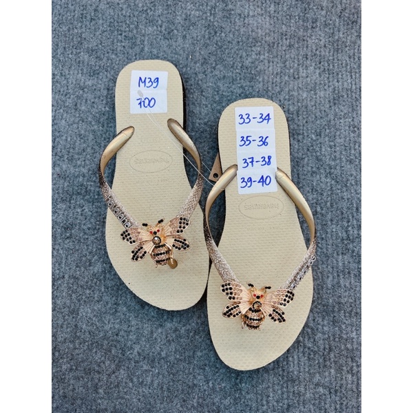 Dép HVN mix charm ong lớn