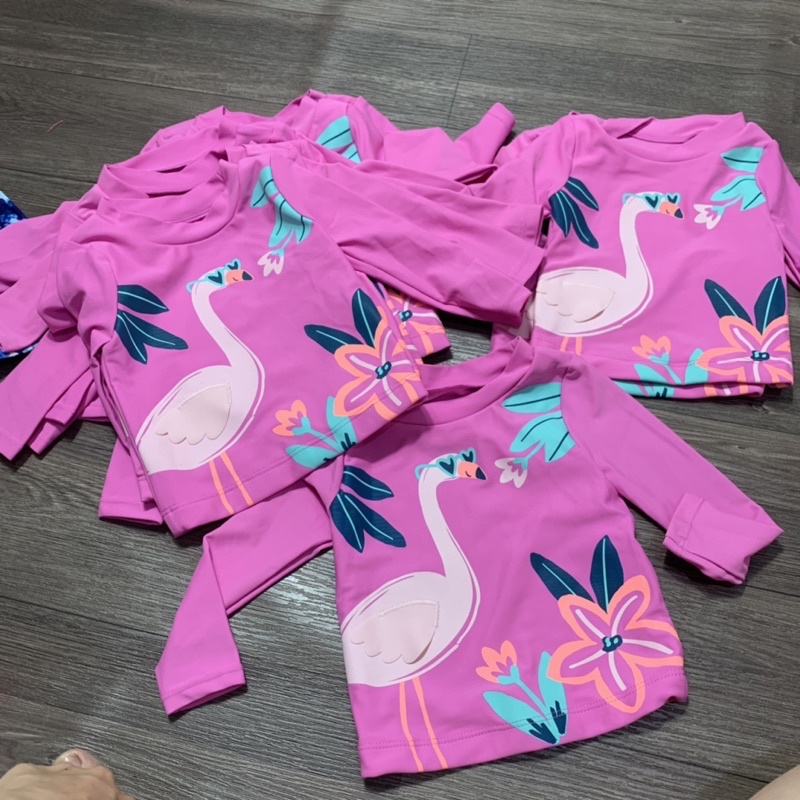 Áo Bơi Bé Gái Tay Dài Thiên Nga Hồng Hàng Xuất Xịn Carter's