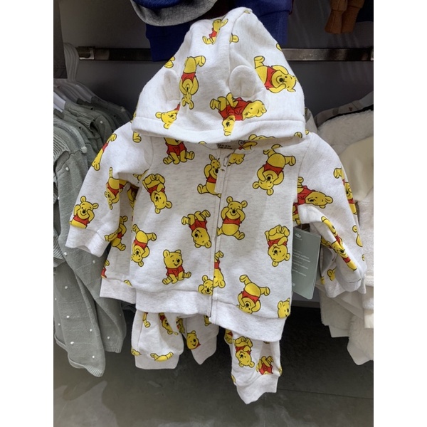 Set bộ quần áo khoác hình gấu pooh cho bé trai hàng chính hãng