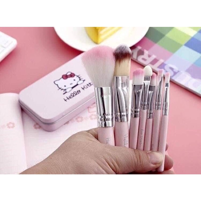 Bộ cọ trang điểm hello kitty hồng 7 cây