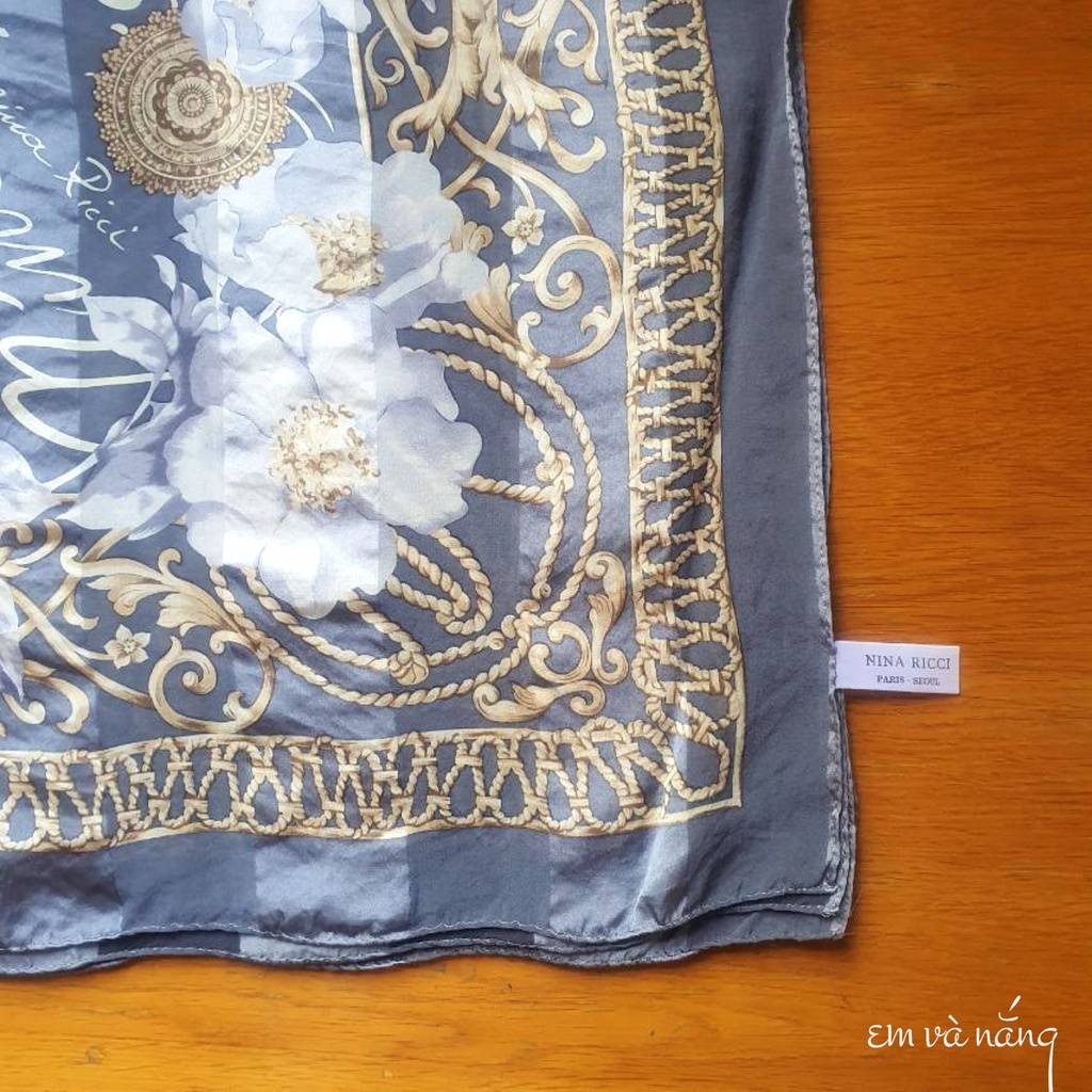 Khăn lụa vintage Nhật. Hiệu Nina Ricci không còn lạ lẫm với các nàng yêu vintage. Chất lụa 100% - Em và nắng