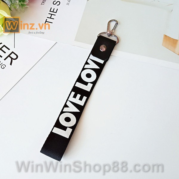 Combo 2 Móc khóa Strap dây vải chữ LOVE - Do_luu_niem