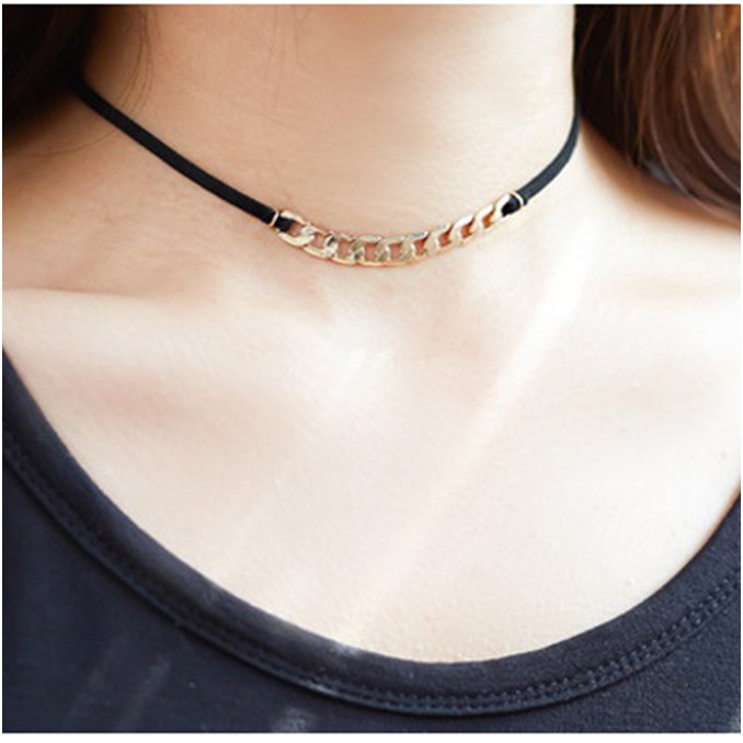 Choker đính chuỗi xích
