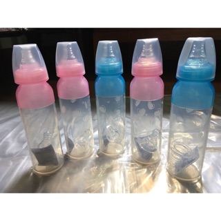 Bình sữa silicon 2in1 Baby Love ( bao gồm 1 bình + 2 núm + 1 thìa + 1 nắp )