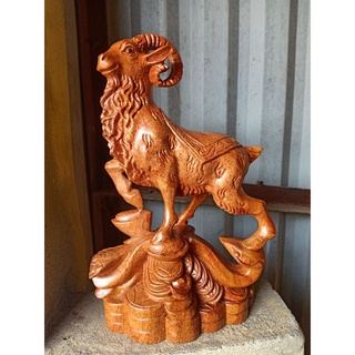 Tượng dê đứng vàng gỗ hương