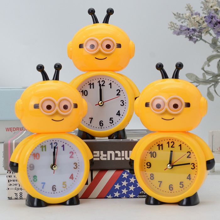 Đồng hồ để bàn Minions - Có ngăn đựng bút sáng tạo