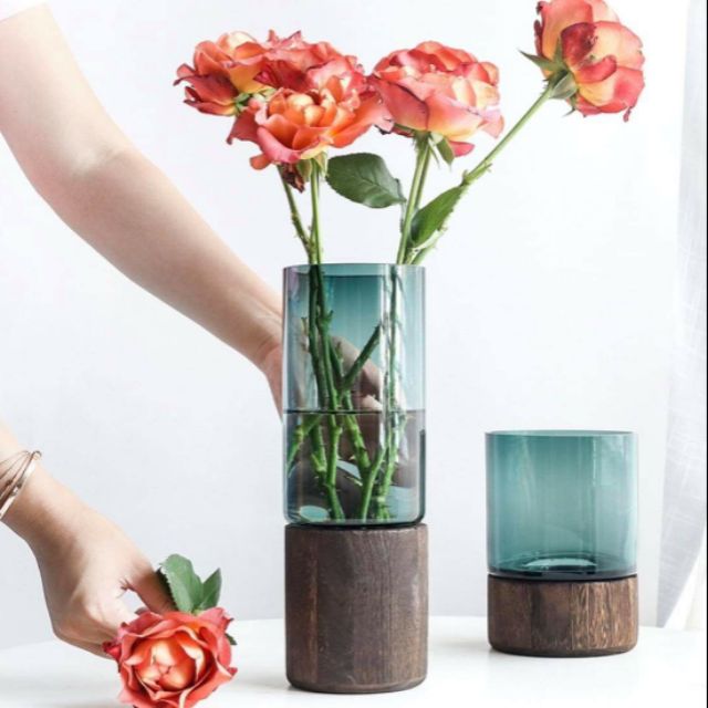 Lọ hoa thủy tinh dáng trụ, đế gỗ