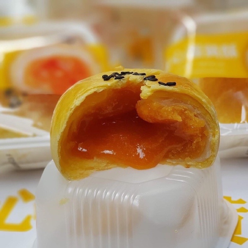 BÁNH NHÂN TRỨNG CHẢY
