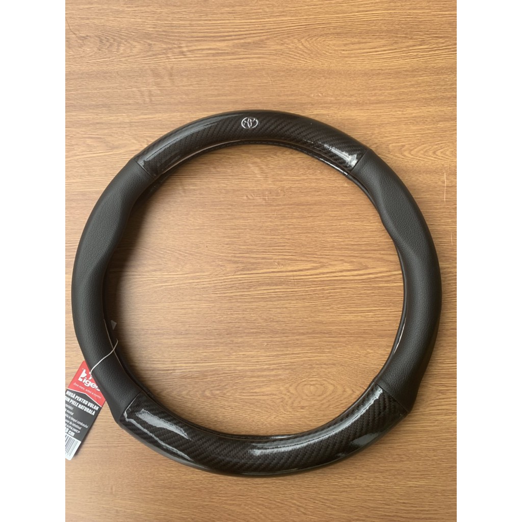 Bọc vô lăng Cacbon CAO CẤP có logo hãng xe