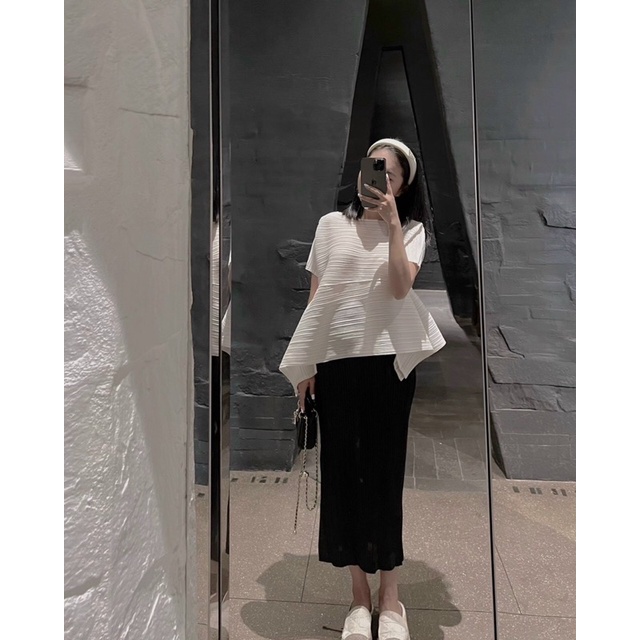 𝐒𝐄𝐓 ÁO TRẮNG CỔ TRÒN 𝐋𝐄̣̂𝐂𝐇 𝐓𝐀̀ 𝐗𝐄́𝐎 + 𝐂𝐇𝐀̂𝐍 𝐕𝐀́𝐘 MIDI ĐEN🖤