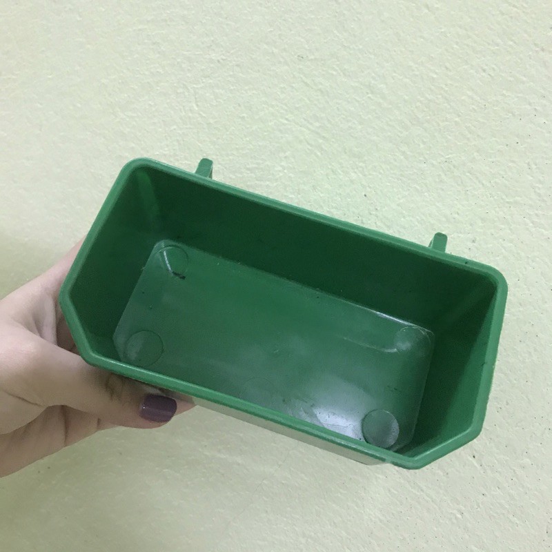 MÁNG ĐỰNG THỨC ĂN CHO GÀ CHIM BỒ CÂU