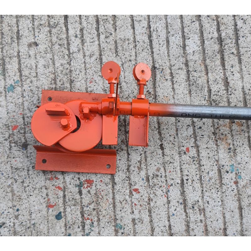 Bàn bẻ đai sắt 6,8